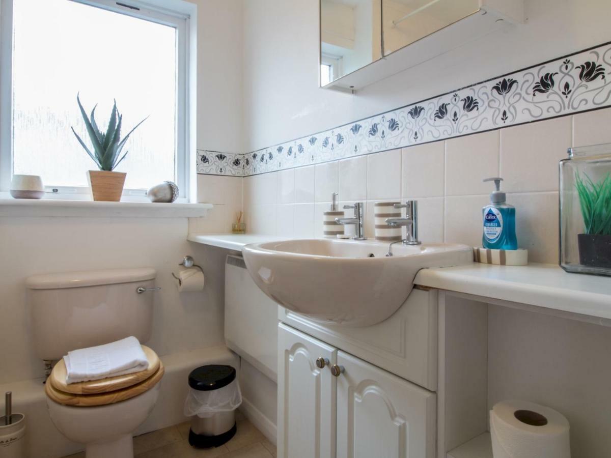 Bright & Tranquil Apartment Near City Centre With Free Parking! Edinburgh Bagian luar foto