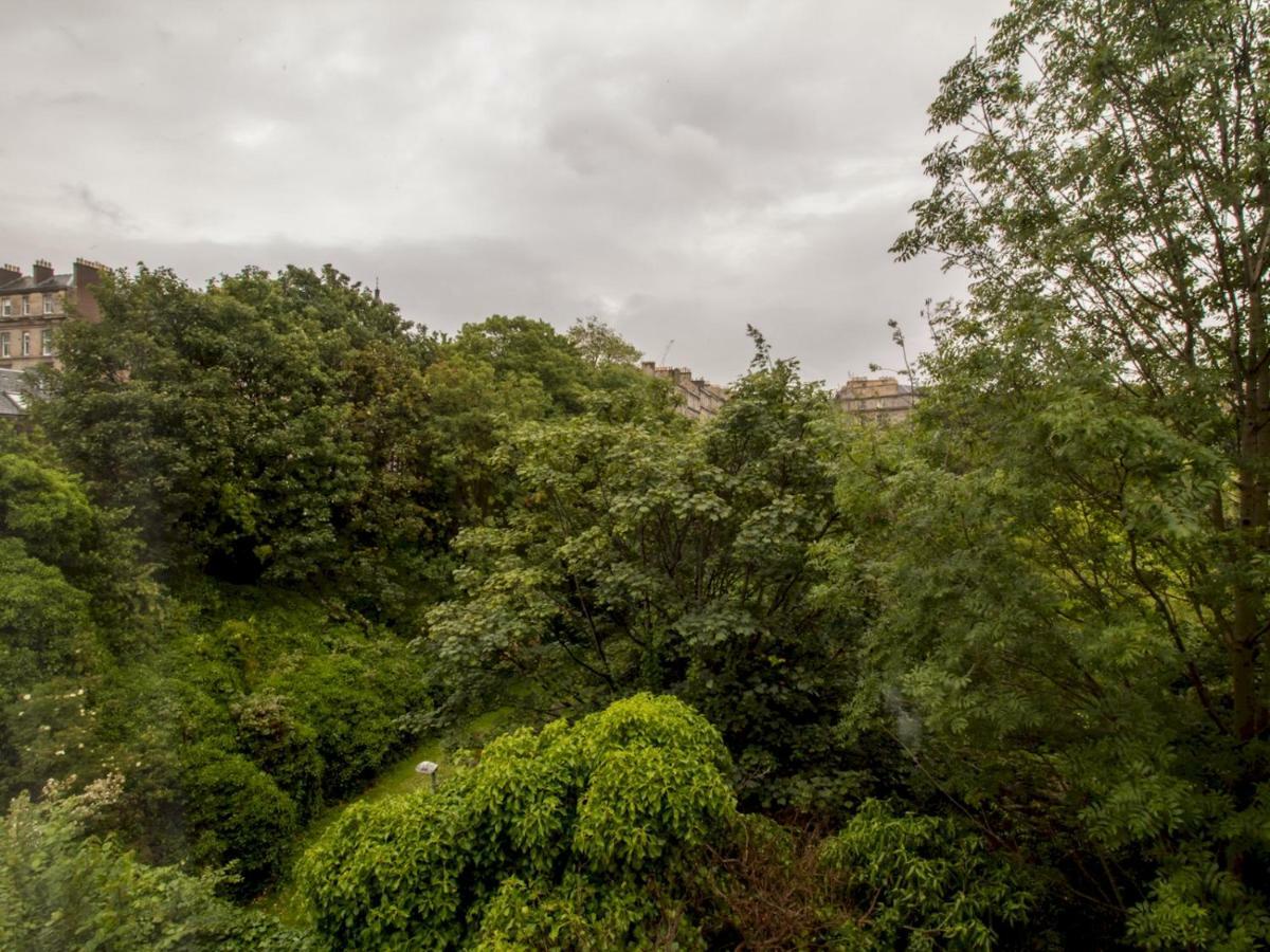 Bright & Tranquil Apartment Near City Centre With Free Parking! Edinburgh Bagian luar foto
